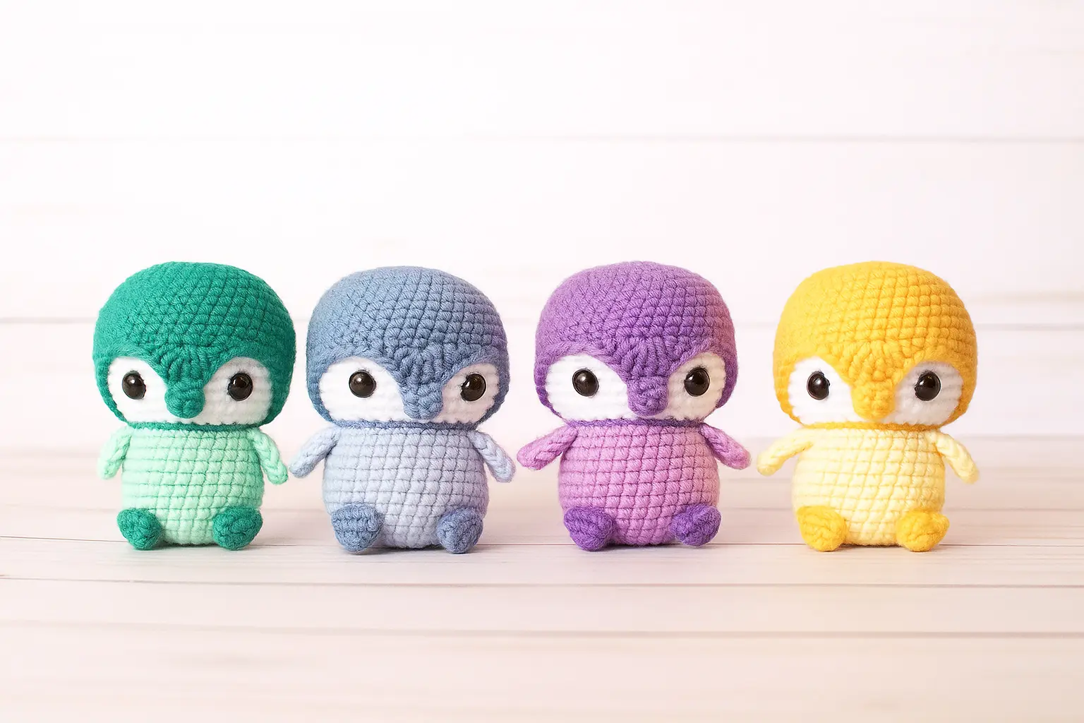 Faça e Venda Este Adorável Pinguim Bebê Amigurumi (Receita Grátis em Português)