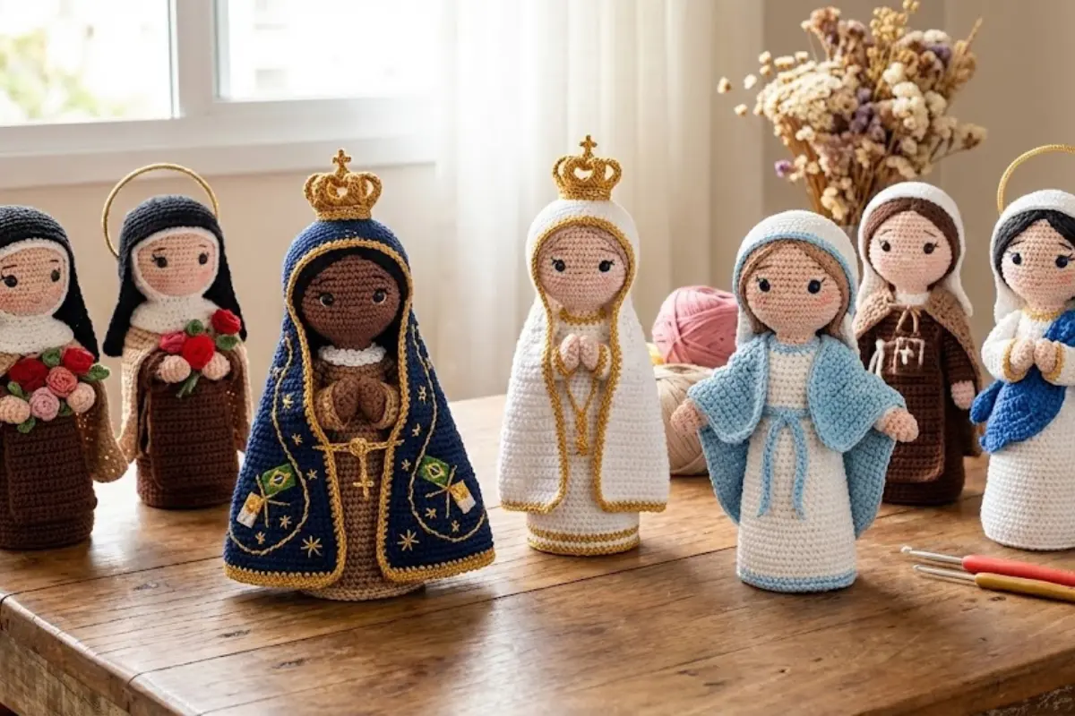 Santinhas em Amigurumi: O Guia Definitivo para Transformar Fé em Faturamento no Seu Ateliê